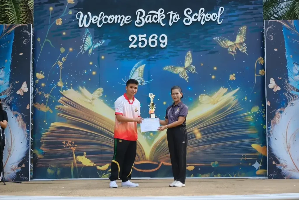 สาระฯคณิตศาสตร์ คว้าถ้วยรางวัลรองชนะเลิศ ระดับประเทศ กับคะแนนรวมโรงเรียนสูงสุด 5