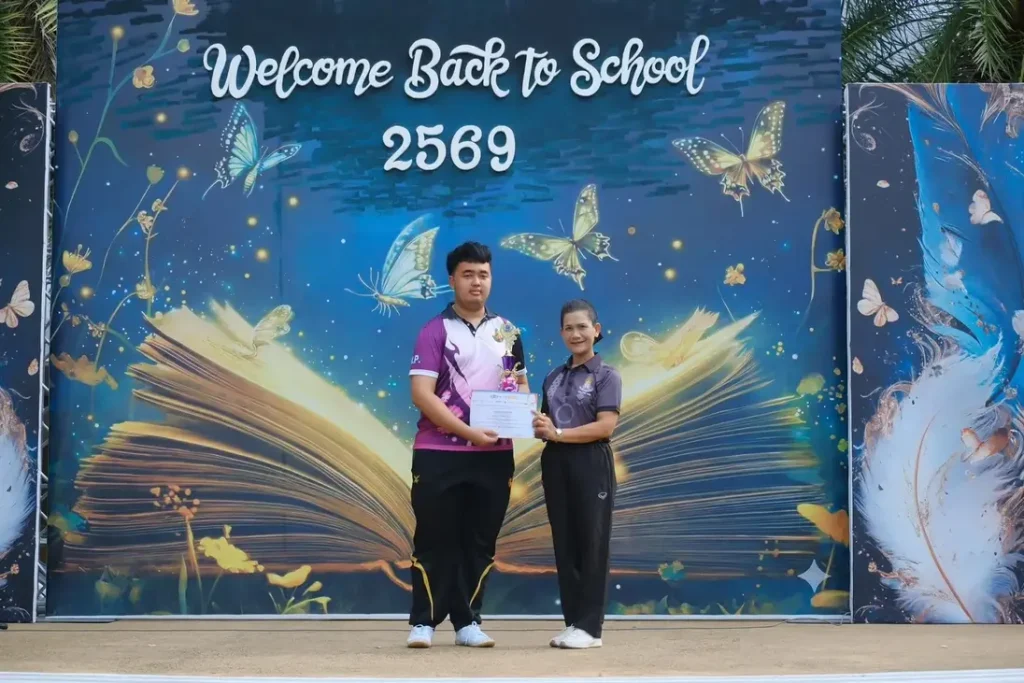 สาระฯคณิตศาสตร์ คว้าถ้วยรางวัลรองชนะเลิศ ระดับประเทศ กับคะแนนรวมโรงเรียนสูงสุด 6