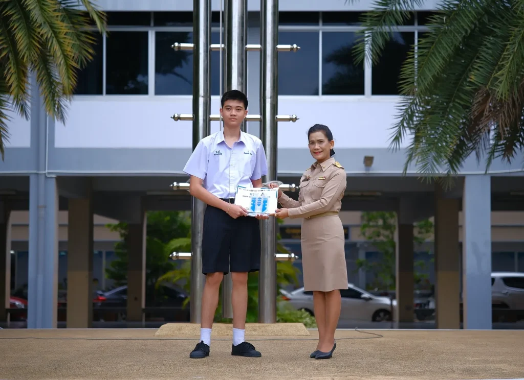 ทีมหุ่นยนต์ คว้ารางวัลชนะเลิศ และตั๋วตัวแทนประเทศไทยไปแข่งขัน ณ กรุงปักกิ่ง ประเทศจีน line album กิจกรรมหน้าเสาธง 8 มิ.ย. 2569 260609 10