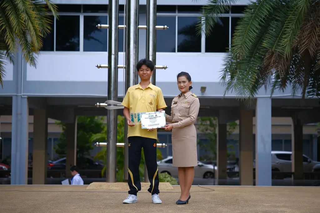ทีมหุ่นยนต์ คว้ารางวัลชนะเลิศ และตั๋วตัวแทนประเทศไทยไปแข่งขัน ณ กรุงปักกิ่ง ประเทศจีน line album กิจกรรมหน้าเสาธง 8 มิ.ย. 2569 260609 11