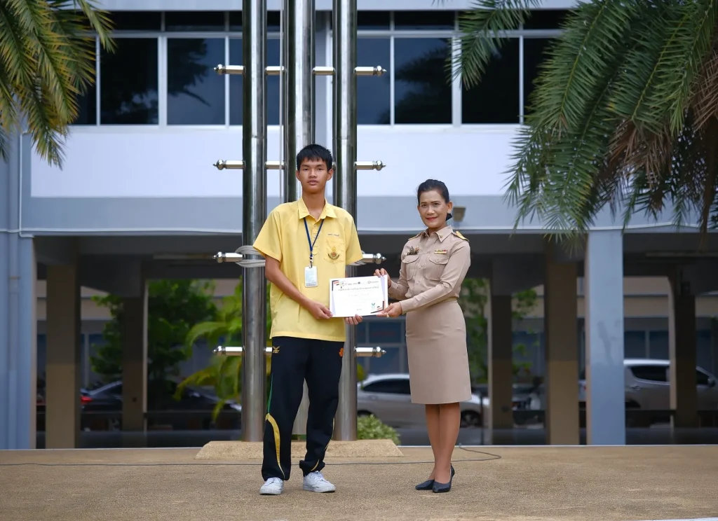 ทีมหุ่นยนต์ คว้ารางวัลชนะเลิศ และตั๋วตัวแทนประเทศไทยไปแข่งขัน ณ กรุงปักกิ่ง ประเทศจีน line album กิจกรรมหน้าเสาธง 8 มิ.ย. 2569 260609 2