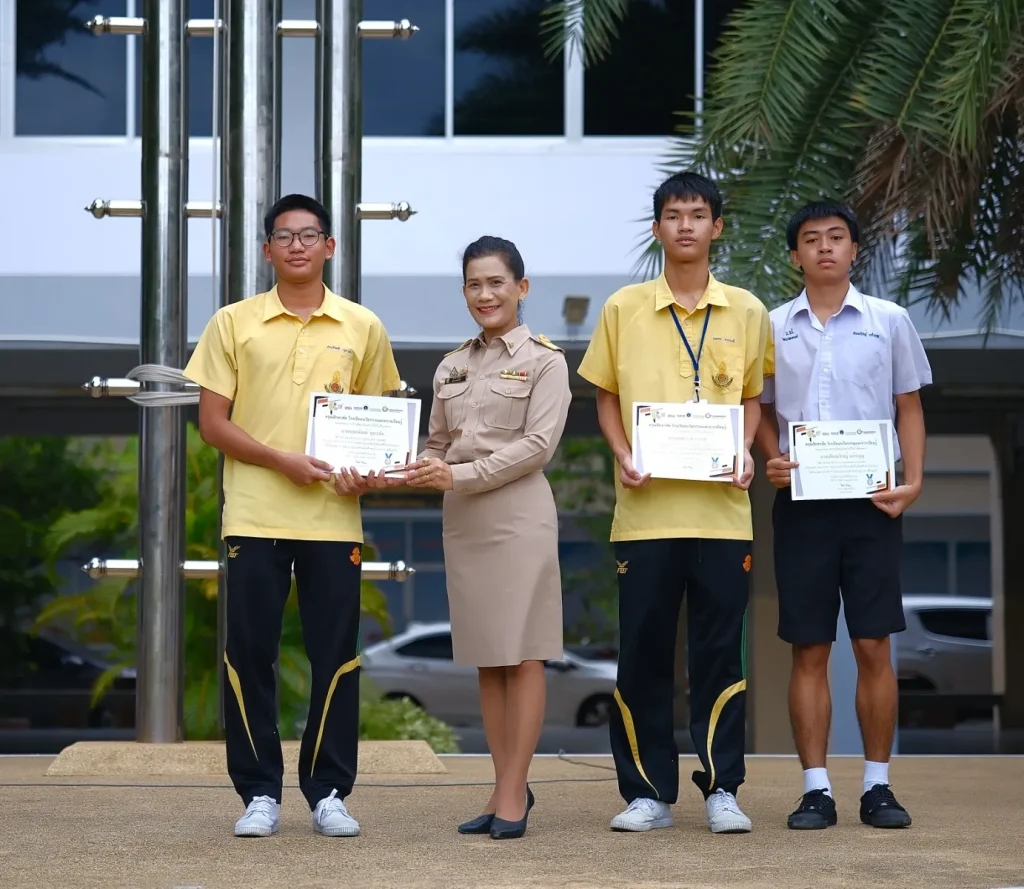 ทีมหุ่นยนต์ คว้ารางวัลชนะเลิศ และตั๋วตัวแทนประเทศไทยไปแข่งขัน ณ กรุงปักกิ่ง ประเทศจีน line album กิจกรรมหน้าเสาธง 8 มิ.ย. 2569 260609 3