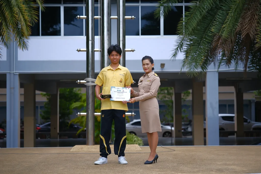 ทีมหุ่นยนต์ คว้ารางวัลชนะเลิศ และตั๋วตัวแทนประเทศไทยไปแข่งขัน ณ กรุงปักกิ่ง ประเทศจีน line album กิจกรรมหน้าเสาธง 8 มิ.ย. 2569 260609 6