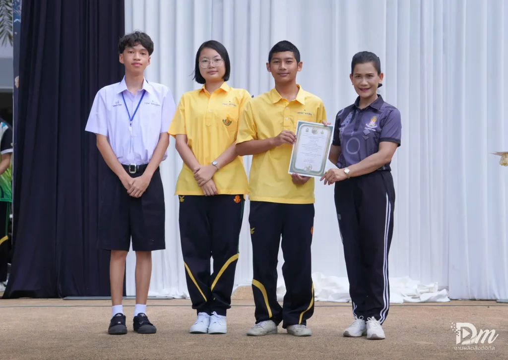 การแข่งขัน OBEC ROBOTICS PLAYGROUND 2026 มหกรรมสนามเด็กเล่นหุ่นยนต์ สพฐ. dsc01754 ezgif.com resize