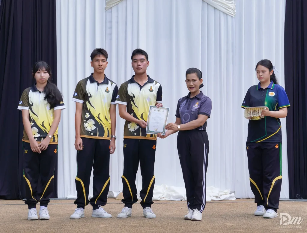 การแข่งขัน OBEC ROBOTICS PLAYGROUND 2026 มหกรรมสนามเด็กเล่นหุ่นยนต์ สพฐ. dsc01782 ezgif.com resize