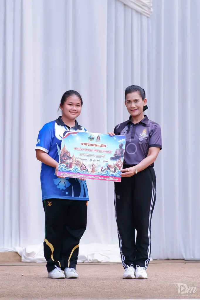 สาระศิลปะ คว้ารางวัลชนะเลิศ การประกวดวาดภาพวรรณคดี งานสุนทรภู่ กวีโลก ครั้งที่ 55 ประจำปี 2569 dscf9981 ezgif.com resize