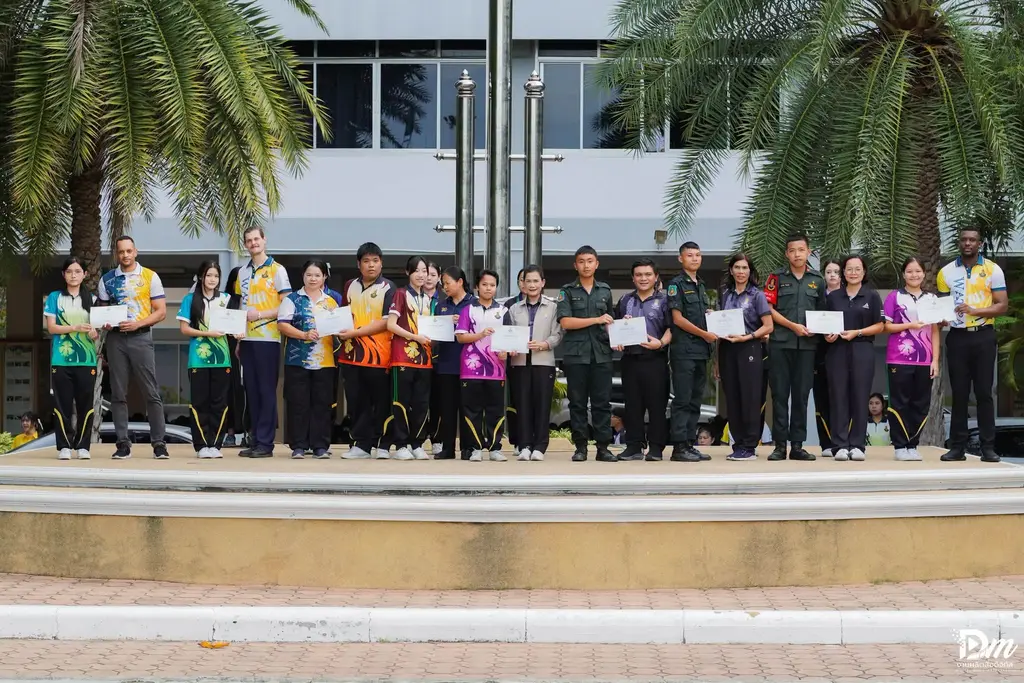 มอบรางวัลการแข่งขันทักษะทางภาษา 6