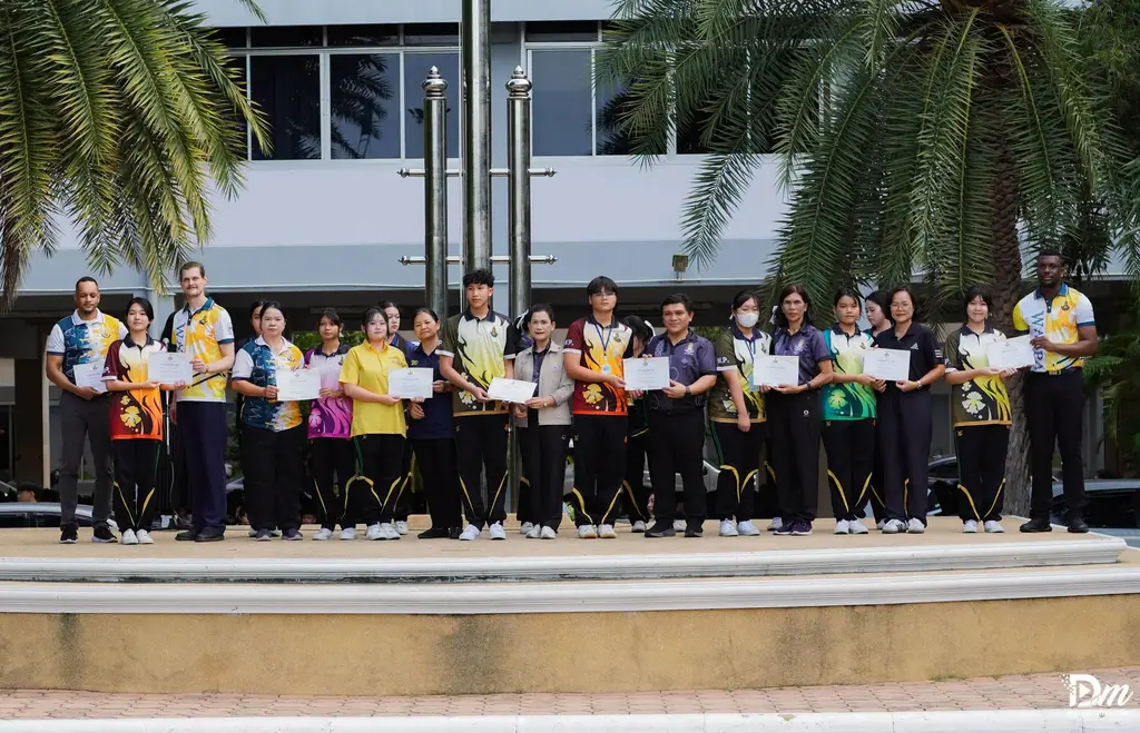 มอบรางวัลการแข่งขันทักษะทางภาษา 8