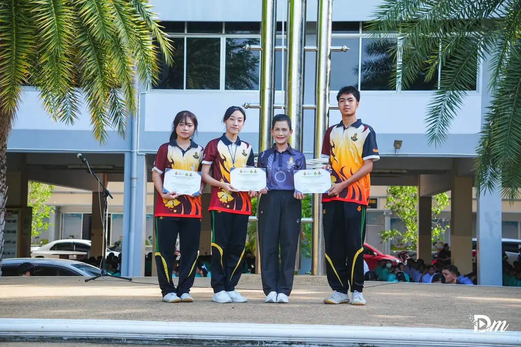 การประชุมวิชาการและนำเสนอผลงานของนักเรียน ห้องเรียนพิเศษ SMTE 11
