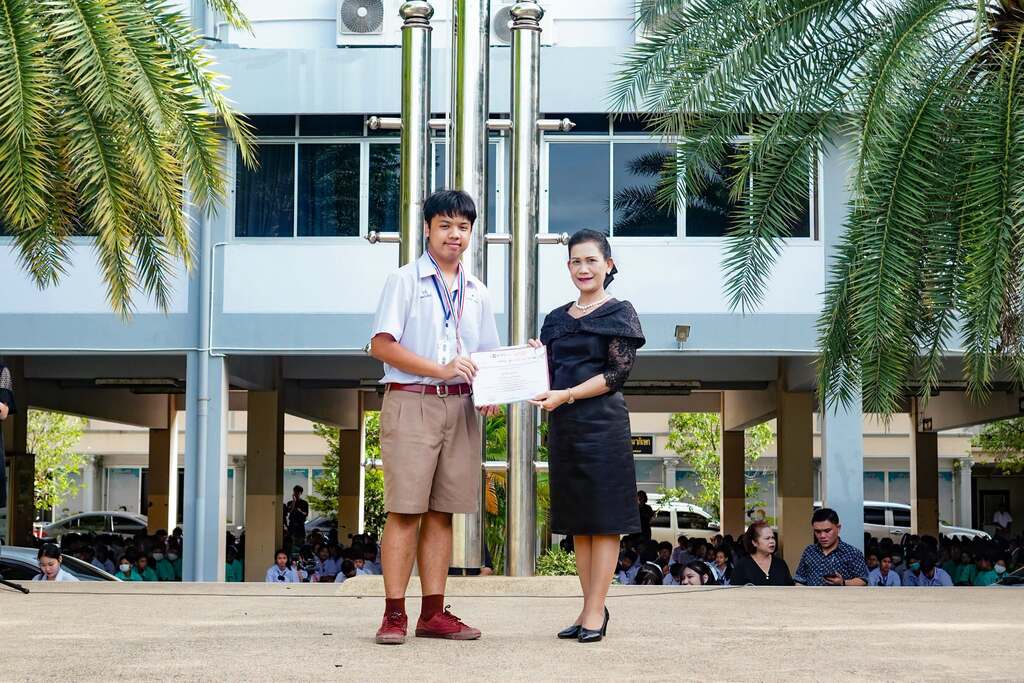 คณิตศาสตร์ วป. คว้า 6 ถ้วย 3 เหรียญ ระดับประเทศ 16