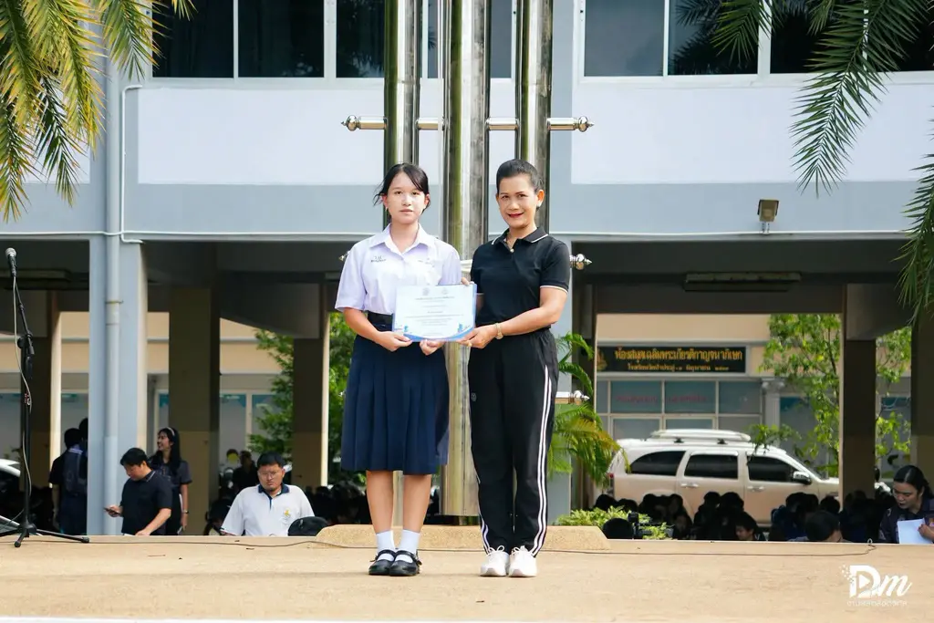 สังคมศึกษาฯ พานักเรียนคว้ารางวัล 4 เวทีการแข่งขัน 3