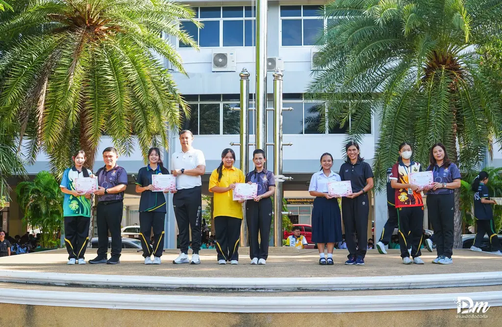 รางวัลและเกียรติบัตรนักเรียน เนื่องในงานสัปดาห์วิทยาศาสตร์ 3