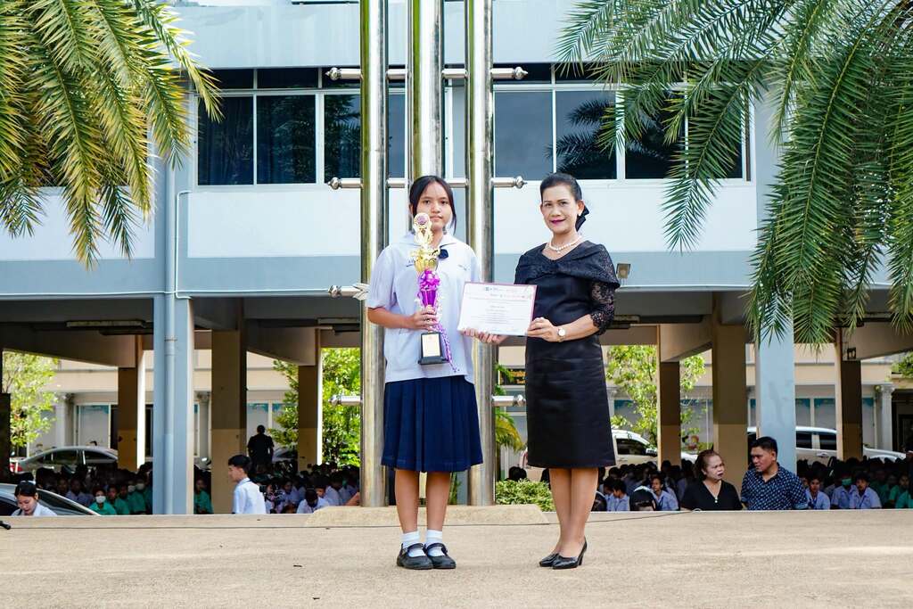 คณิตศาสตร์ วป. คว้า 6 ถ้วย 3 เหรียญ ระดับประเทศ 3