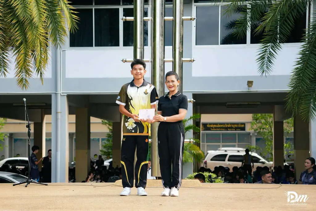 สังคมศึกษาฯ พานักเรียนคว้ารางวัล 4 เวทีการแข่งขัน 4