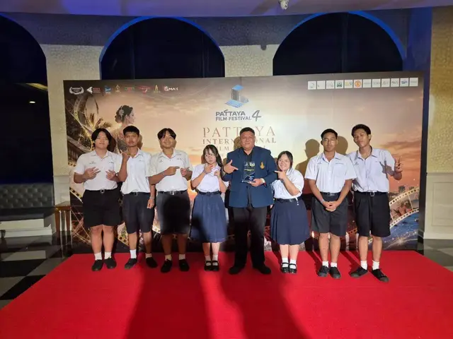 ทีม TimeOut Production รับรางวัล งานเทศกาลภาพยนตร์เมืองพัทยา ครั้งที่ 4 4