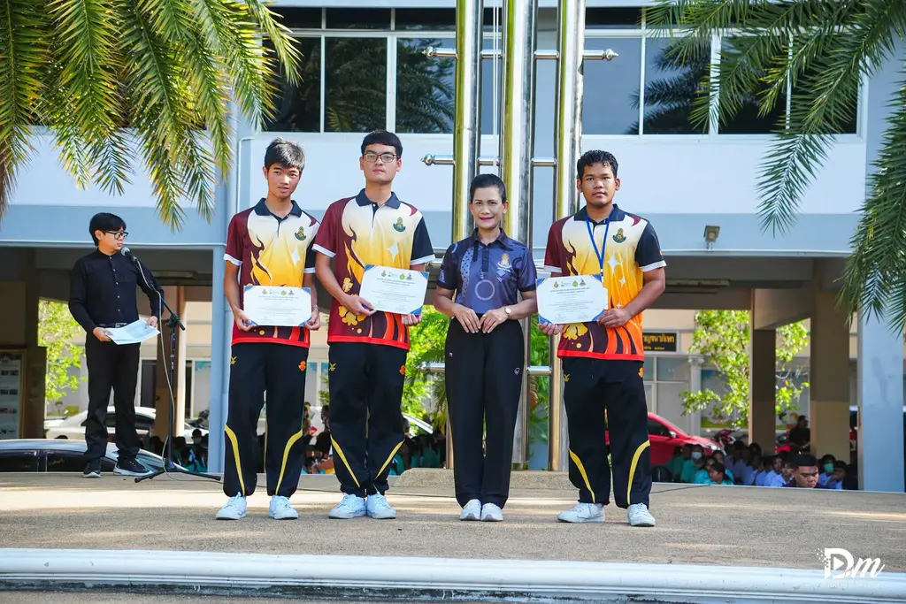 การประชุมวิชาการและนำเสนอผลงานของนักเรียน ห้องเรียนพิเศษ SMTE 6