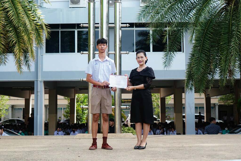 คณิตศาสตร์ วป. คว้า 6 ถ้วย 3 เหรียญ ระดับประเทศ 6