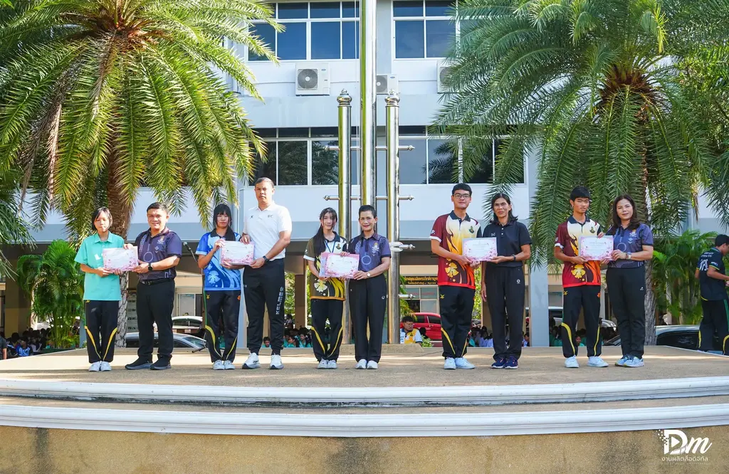 รางวัลและเกียรติบัตรนักเรียน เนื่องในงานสัปดาห์วิทยาศาสตร์ 7