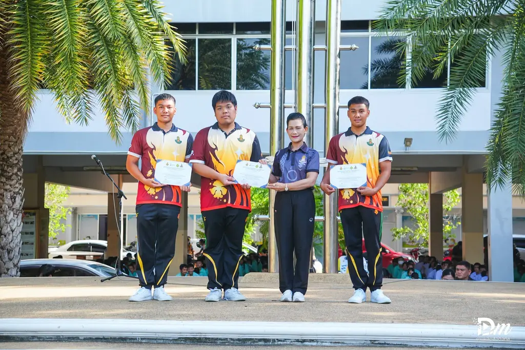 การประชุมวิชาการและนำเสนอผลงานของนักเรียน ห้องเรียนพิเศษ SMTE 8