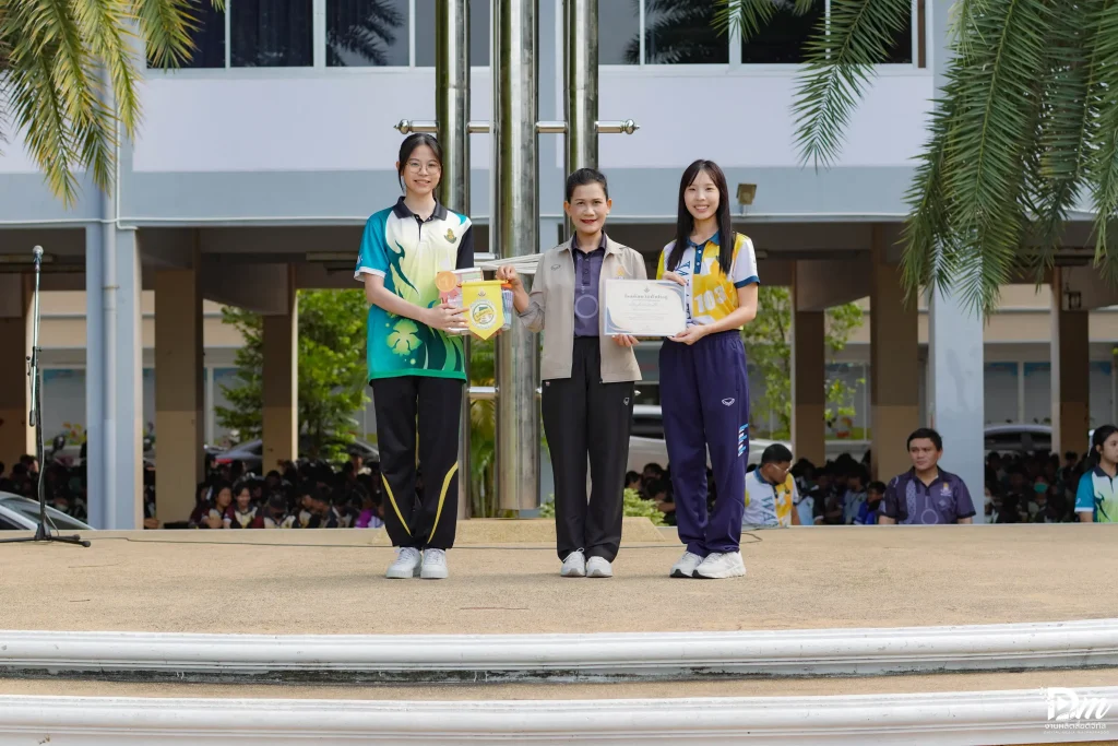 มอบรางวัลและเกียรติบัตรห้องเรียนสะอาดและประหยัดพลังงาน ประจำเดือนกรกฎาคม 2569 dsc02578 ezgif.com resize