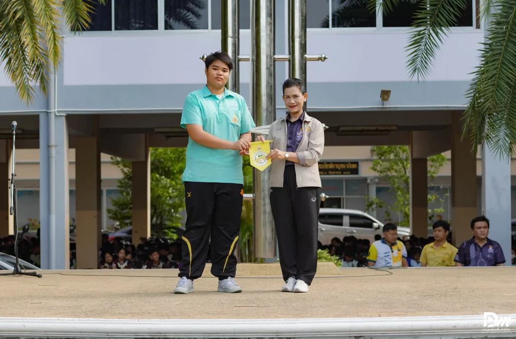 มอบรางวัลและเกียรติบัตรห้องเรียนสะอาดและประหยัดพลังงาน ประจำเดือนกรกฎาคม 2569 dsc02580 ezgif.com resize